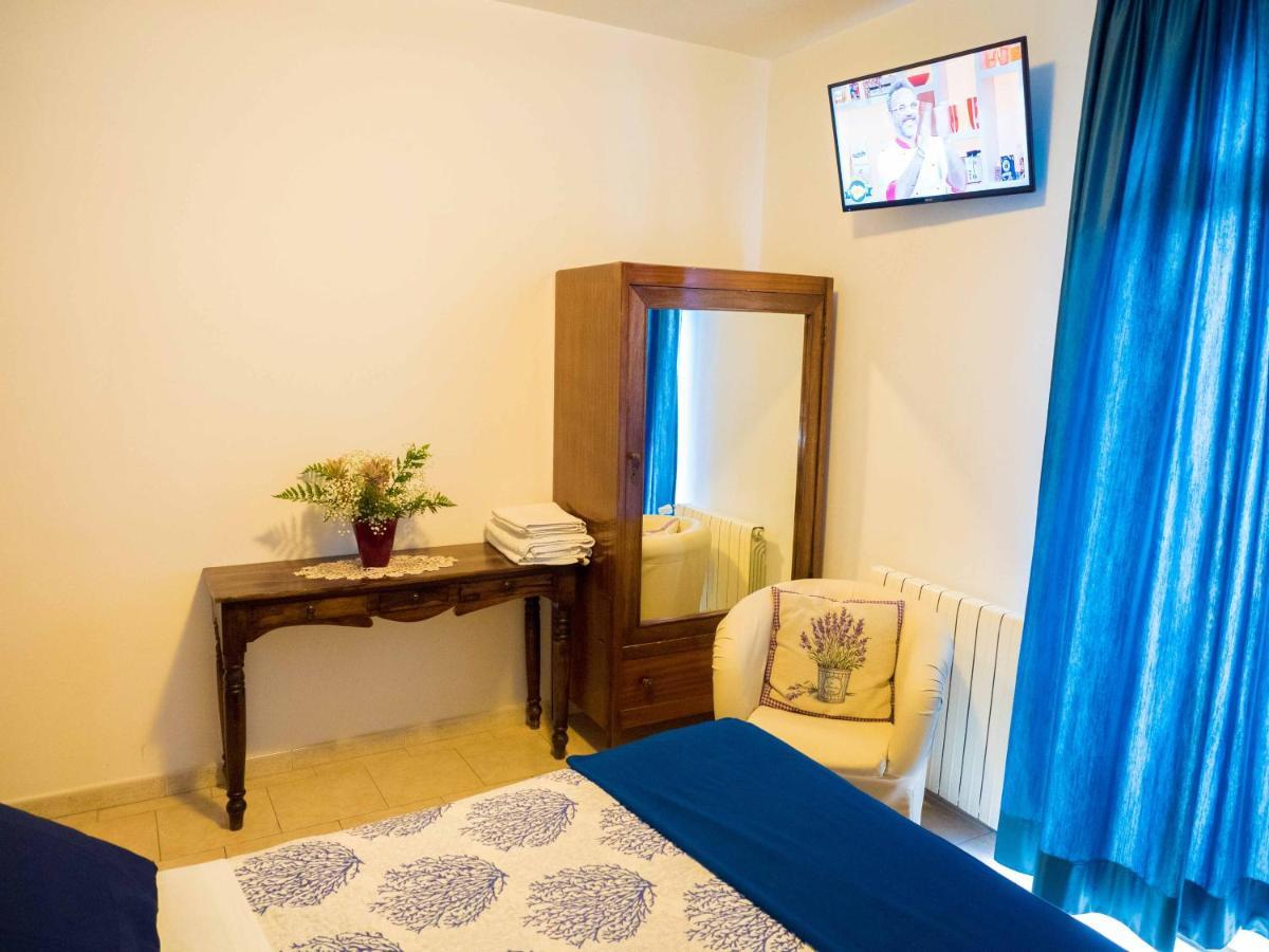 Albergo Sant'Anna Pagani Bagian luar foto